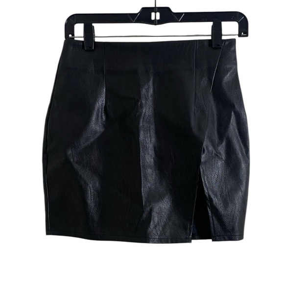 Superdown Black Mini Pencil Skirt with Slit - Picture 1 of 6